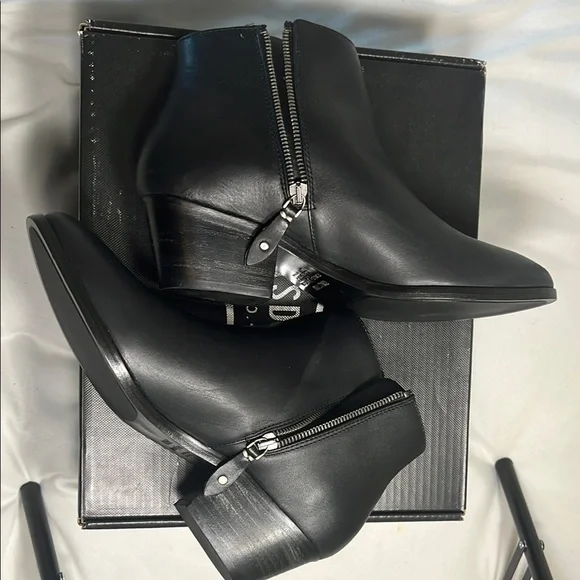 Thursday boot company Ankle women’s black leather Boots  Sleek Design - Picture 5 of 16